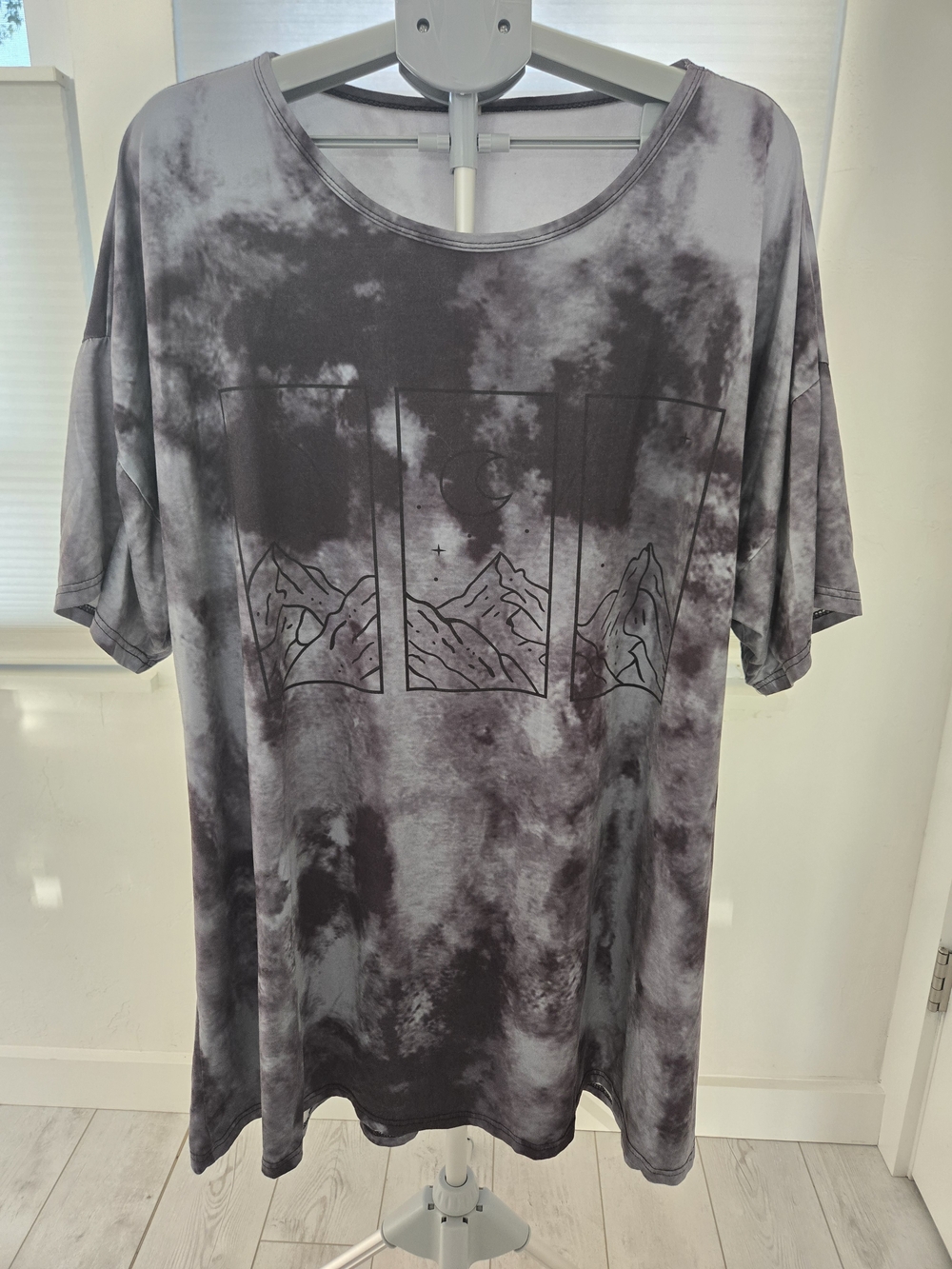 Women's Gray Tie-Dye Mountain Graphic Tee